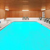 Super 8 by Wyndham Lincoln