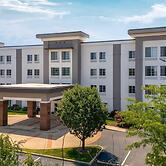 La Quinta Inn & Suites by Wyndham Columbus - Edinburgh