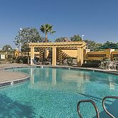 La Quinta Inn & Suites by Wyndham Ontario Airport