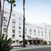 Sandbourne Santa Monica, Autograph Collection