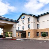 Days Inn & Suites by Wyndham Denver International Airport