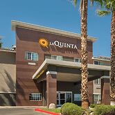 La Quinta Inn & Suites by Wyndham Las Vegas Nellis
