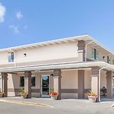 Super 8 by Wyndham Richlands/Claypool Hill Area