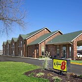 Super 8 by Wyndham Strafford/Springfield Area