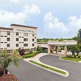 DoubleTree by Hilton Greensboro Airport