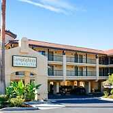 Lamplighter Inn & Suites