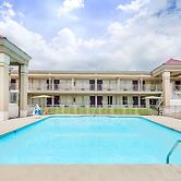 Days Inn by Wyndham Greensboro Airport