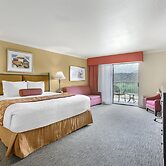 Best Western Plus Arroyo Roble Hotel & Creekside Villas