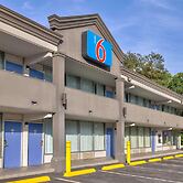 Motel 6 Morgantown, WV