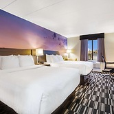 Clarion Pointe Richmond North near University