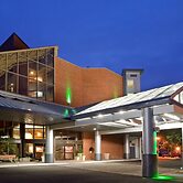 Holiday Inn Oakville Centre by IHG