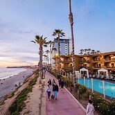 Pacific Terrace Hotel