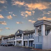 Days Inn by Wyndham Raleigh Glenwood-Crabtree