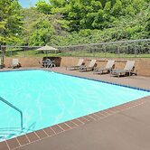 Hampton Inn State College