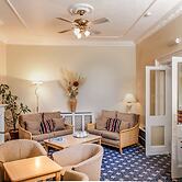 New Holmwood Hotel