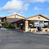 Hill Country Inn & Suites