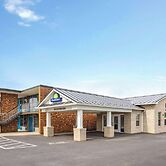 Days Inn by Wyndham Frederick