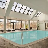 Hilton East Brunswick Hotel & Executive Meeting Center