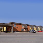 Americas Best Value Inn & Suites St. Cloud