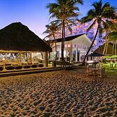 Beachcomber Resort & Club