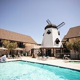 Sideways Inn