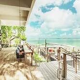Baker's Cay Resort Key Largo, Curio Collection by Hilton