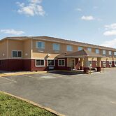 Super 8 by Wyndham Lees Summit