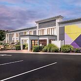 Spark by Hilton Hummelstown Hershey