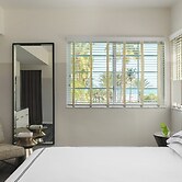 Kimpton Surfcomber Hotel by IHG