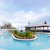 Holiday Inn Express & Suites Panama City Beach - Beachfront by IHG