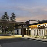 Courtyard by Marriott Bakersfield
