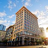Gaslamp Plaza Suites