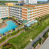 Holiday Inn & Suites Virginia Beach North Beach by IHG