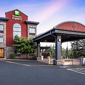 Holiday Inn Express Portland South-Lake Oswego by IHG