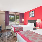 Ramada Hotel & Conference Center by Wyndham Edgewood