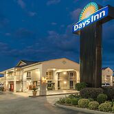 Days Inn by Wyndham Shorter