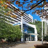 Novotel London West