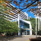 Novotel London West