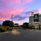 Holiday Inn Express Hampton - Coliseum Central by IHG