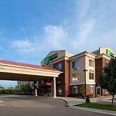 Holiday Inn Express & Suites Detroit - Farmington Hills by IHG
