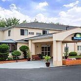 Days Inn by Wyndham Runnemede Philadelphia Area