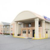 Howard Johnson Hotel & Suites by Wyndham Allentown/Dorney