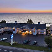 Baymont by Wyndham St. Ignace Lakefront