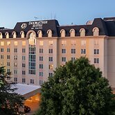 Doubletree Suites by Hilton at The Battery Atlanta