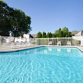 MainStay Suites St. Louis - Galleria