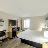 Days Inn & Suites by Wyndham Bossier City/Casino Area