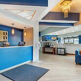 Comfort Inn & Suites Madison - Airport