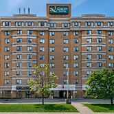 Quality Hotel & Suites Montreal East
