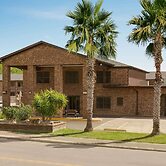 Super 8 by Wyndham Universal City