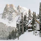 Emerald Lake Lodge